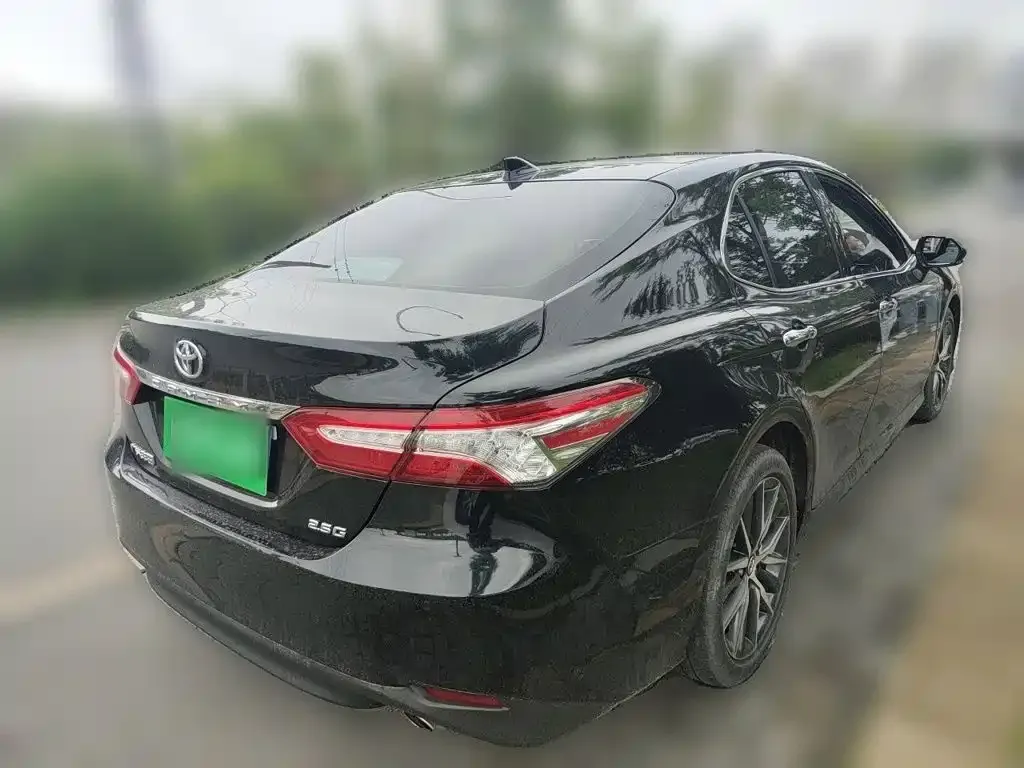 Toyota Camry — фото 6