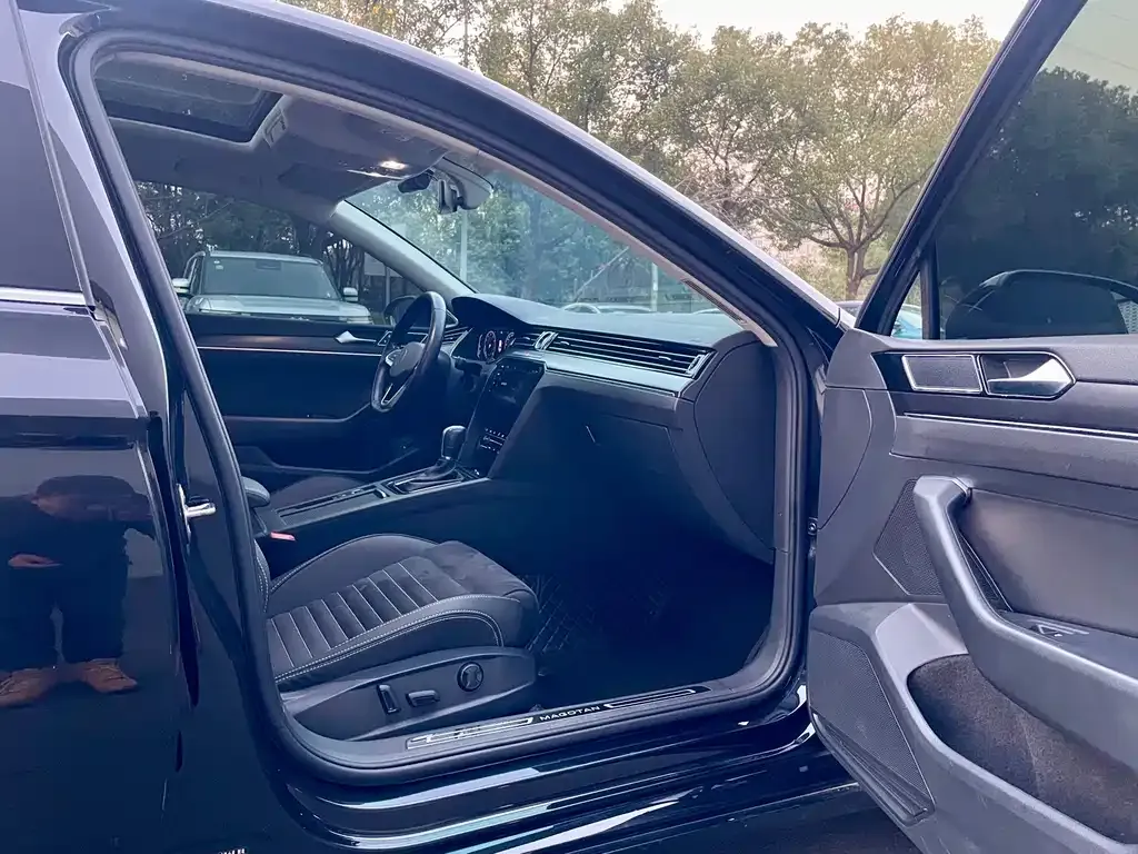 Volkswagen Magotan 2022 из CN, фото 8