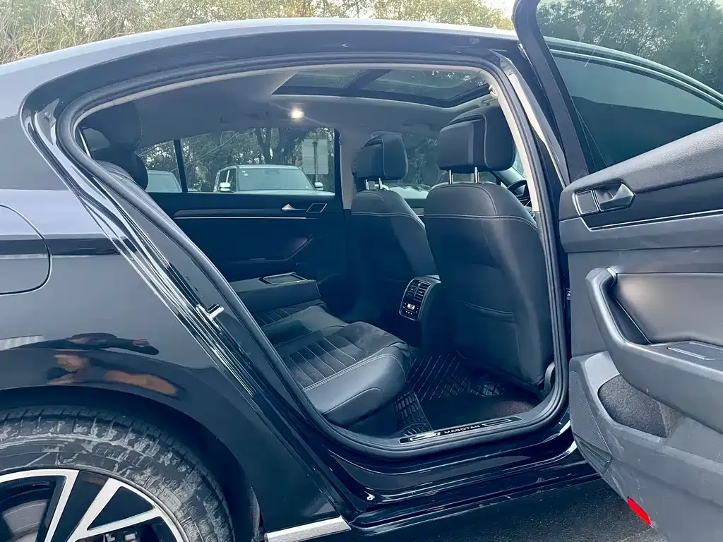 Volkswagen Magotan 2022 из CN, фото 5