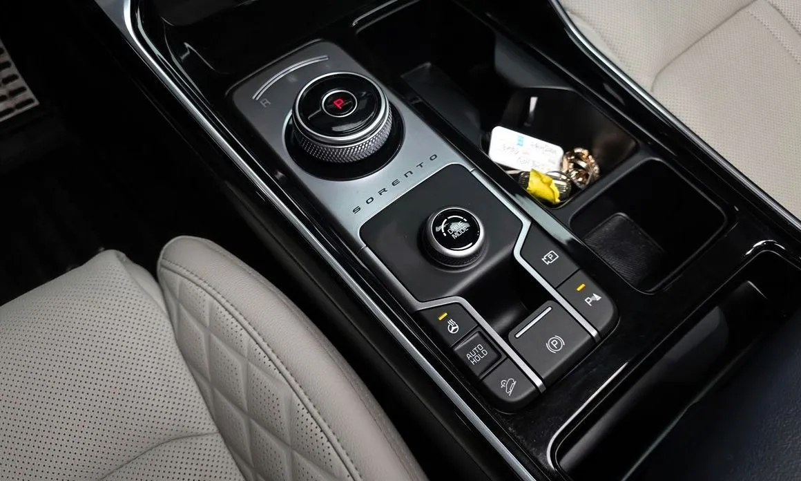 Kia Sorento — фото 5