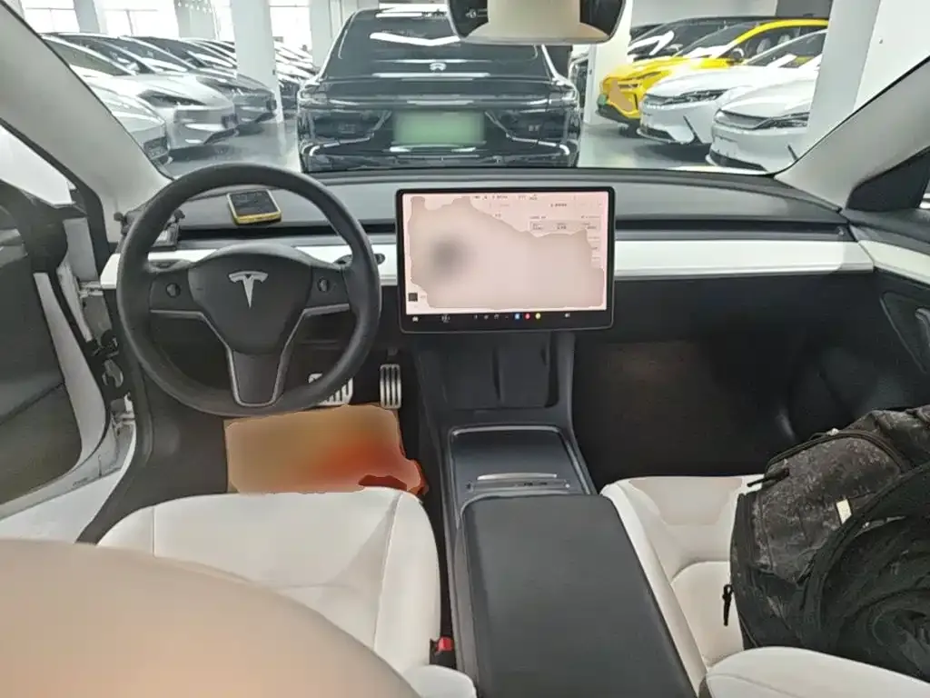 Tesla Model 3 — фото 6