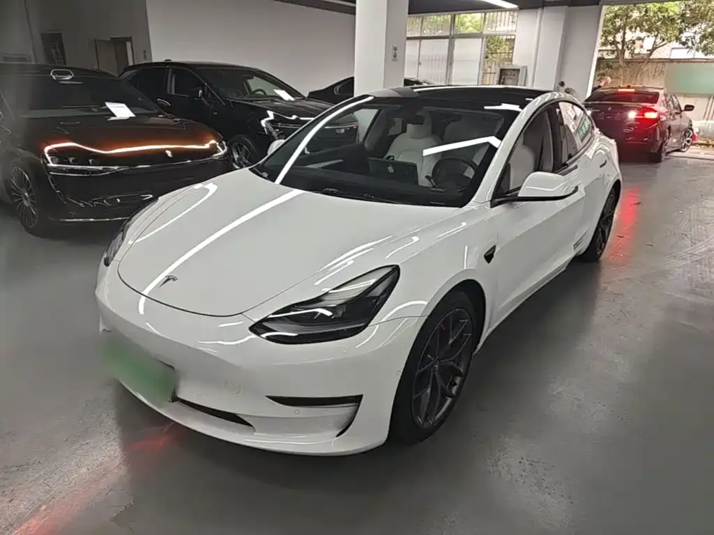 Tesla Model 3 — фото 10