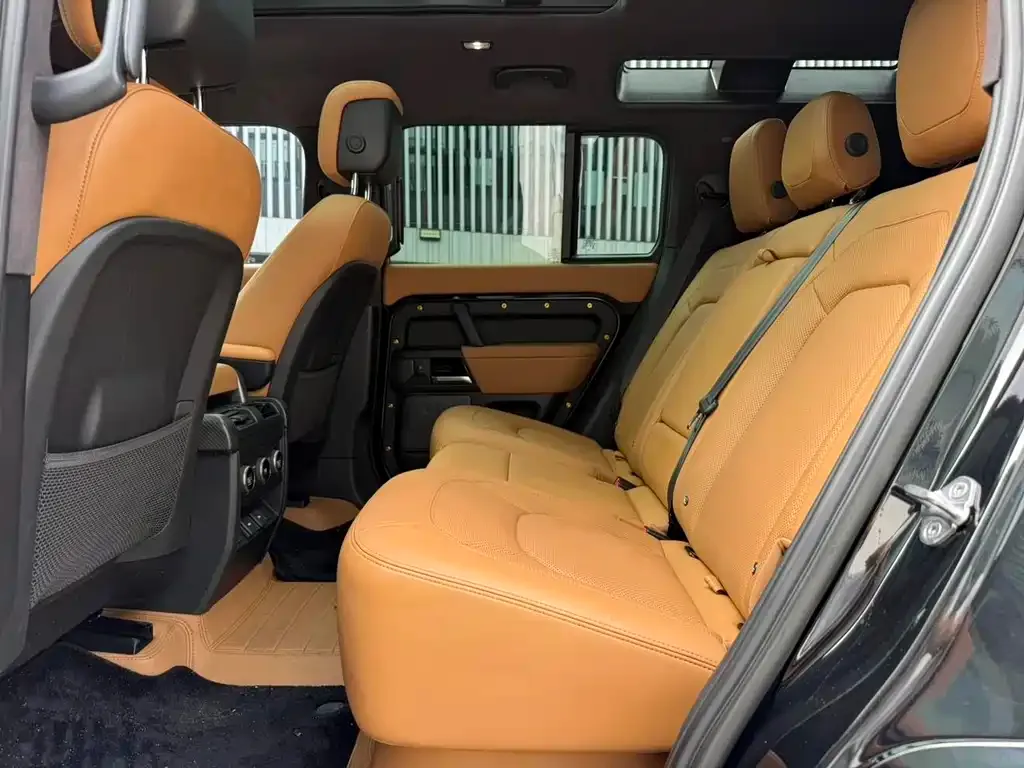 Land Rover Defender — фото 9