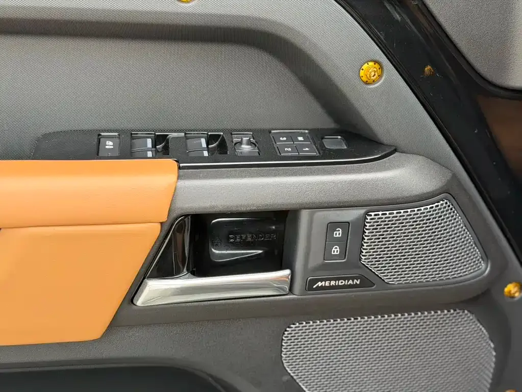 Land Rover Defender — фото 5