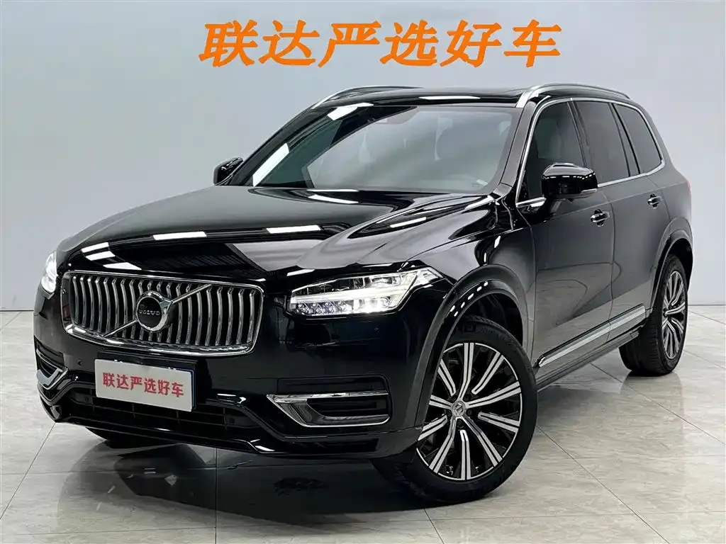 Volvo XC90 — фото 1