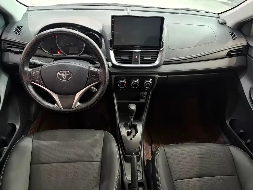Toyota Yaris L — фото 6