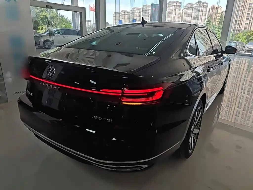Volkswagen Passat — фото 7