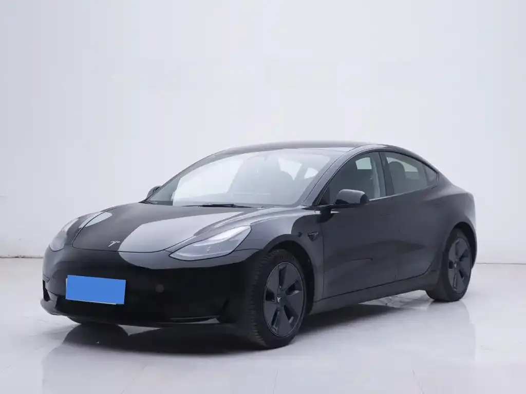 Tesla Model 3 — фото 1