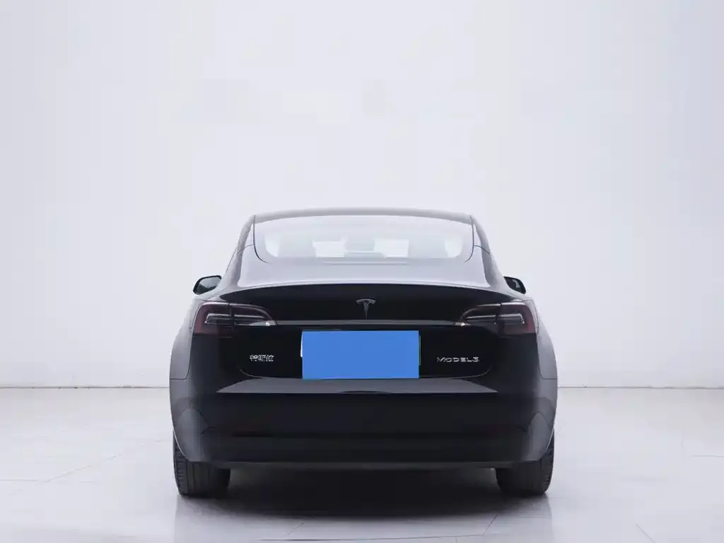 Tesla Model 3 — фото 7