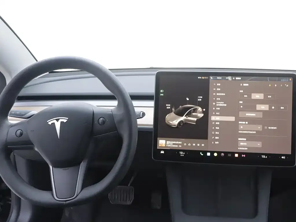 Tesla Model 3 — фото 9