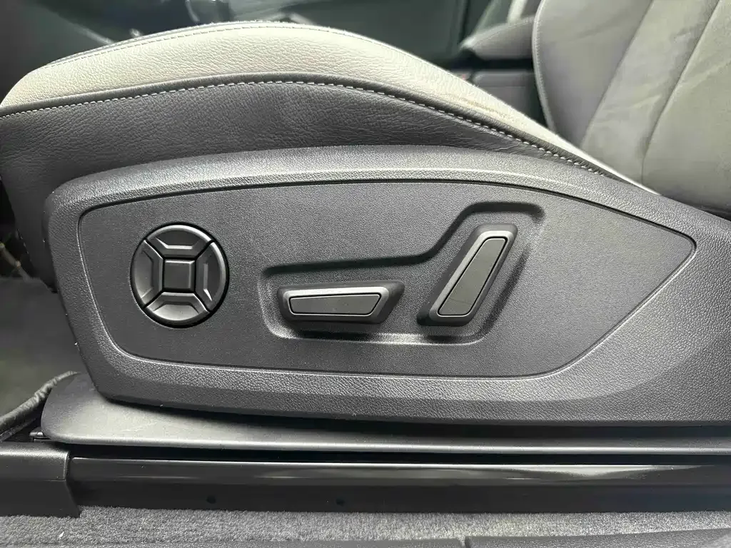 Audi Q3 — фото 8