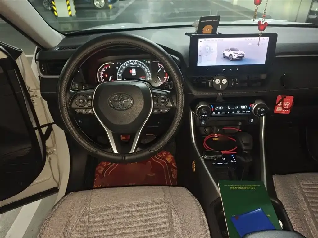 Toyota RAV4 2023 из CN, фото 10