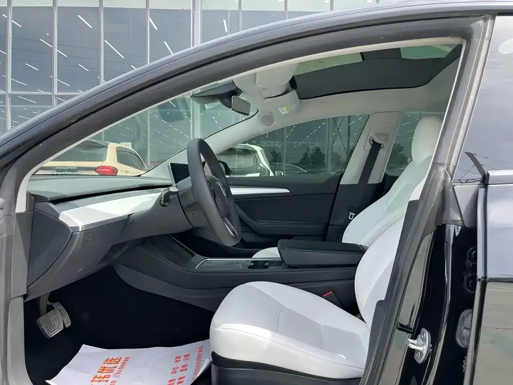 Tesla Model 3 — фото 6