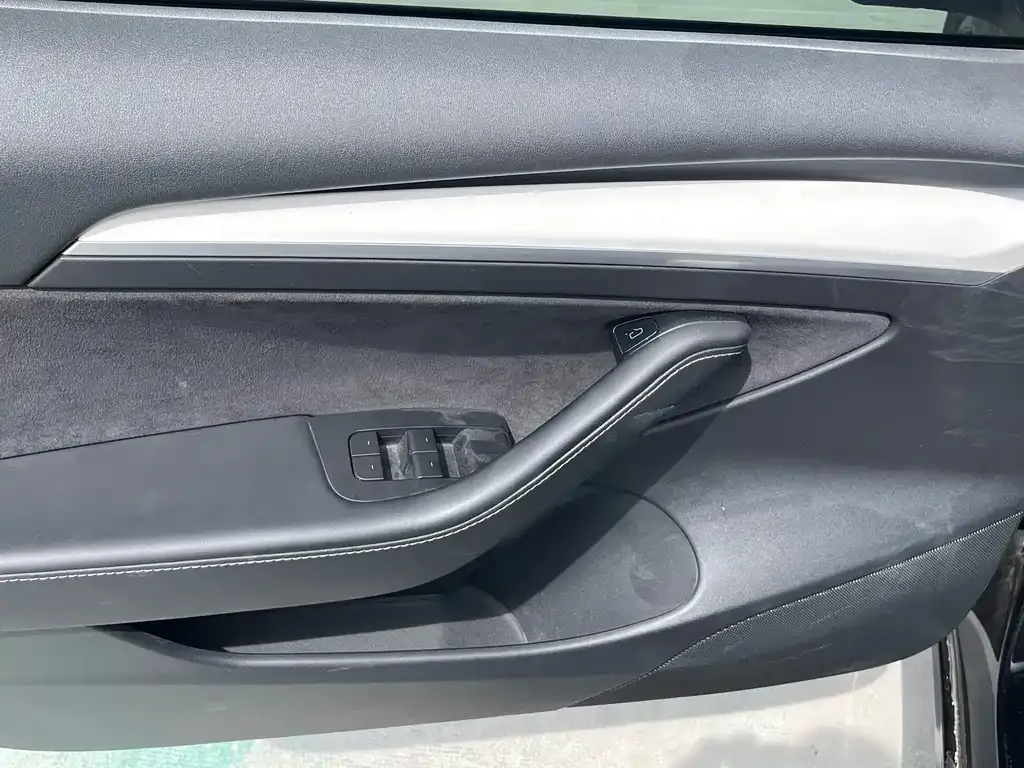 Tesla Model 3 — фото 8