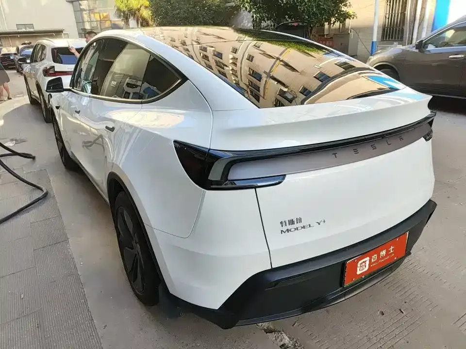 Tesla Model Y — фото 7