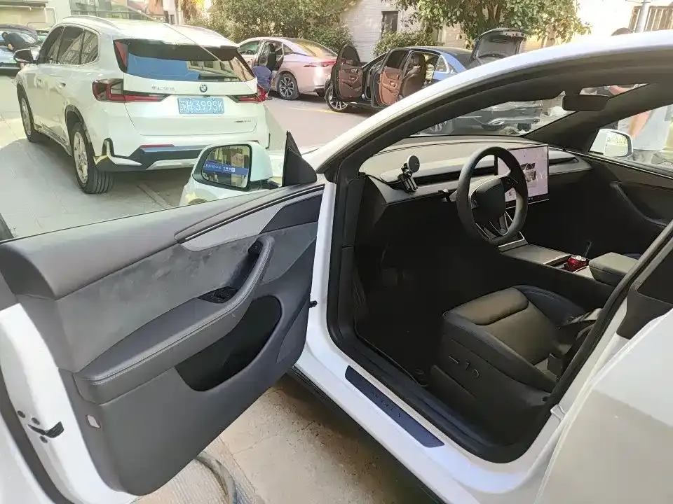 Tesla Model Y — фото 9