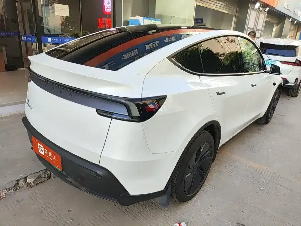 Tesla Model Y — фото 4