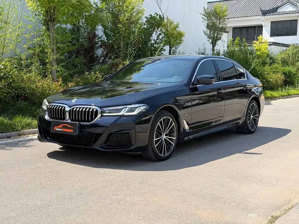 BMW 5 Series — фото 1