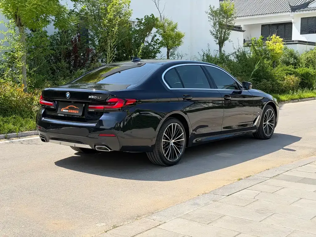 BMW 5 Series — фото 10