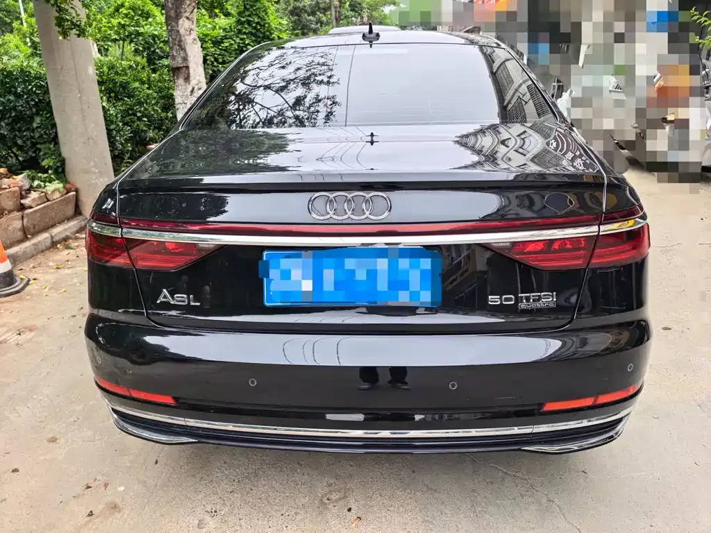 Audi A8 — фото 6