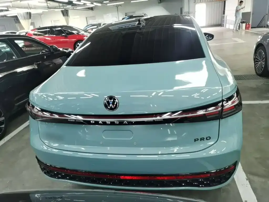 Volkswagen Passat — фото 9
