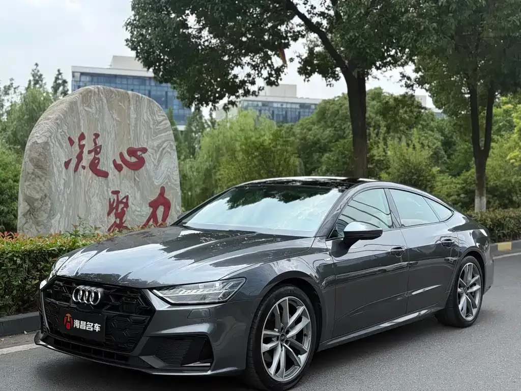 Audi A7 — фото 1