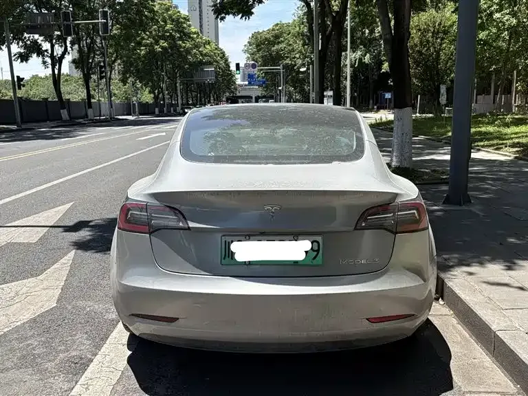 Tesla Model 3 — фото 5