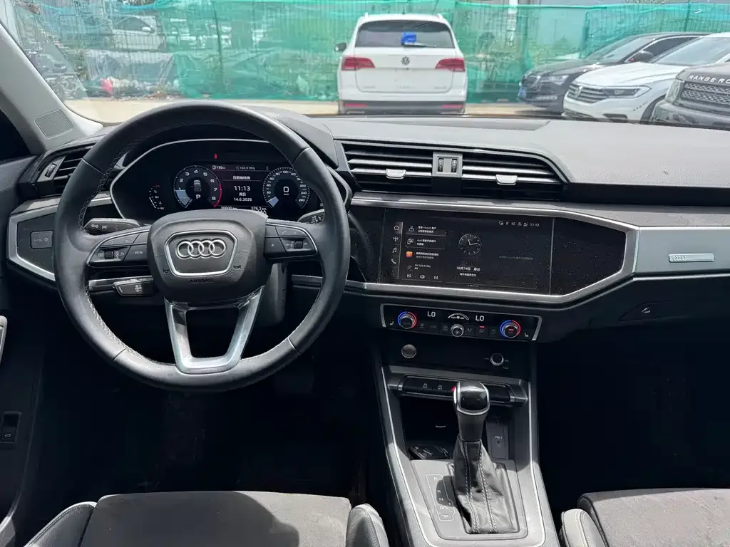 Audi Q3 — фото 10