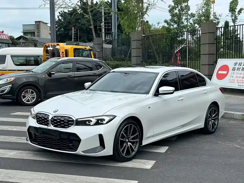 BMW 3 Series — фото 1