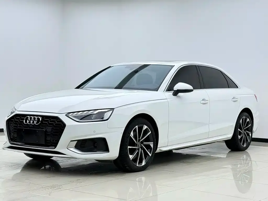 Audi A4L — фото 1
