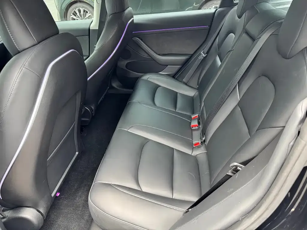 Tesla Model 3 — фото 3