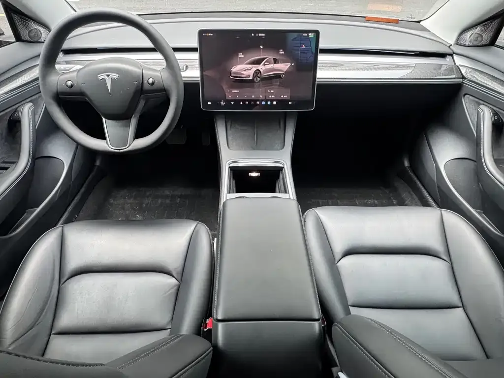 Tesla Model 3 — фото 9