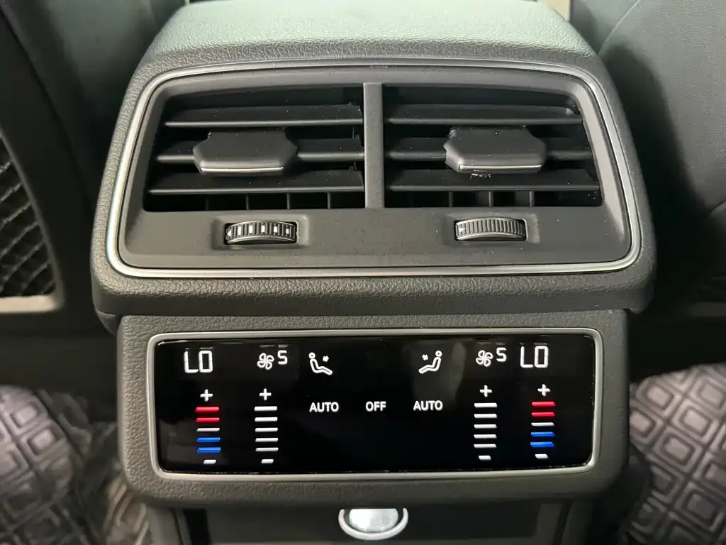 Audi A6L 2022 из CN, фото 3