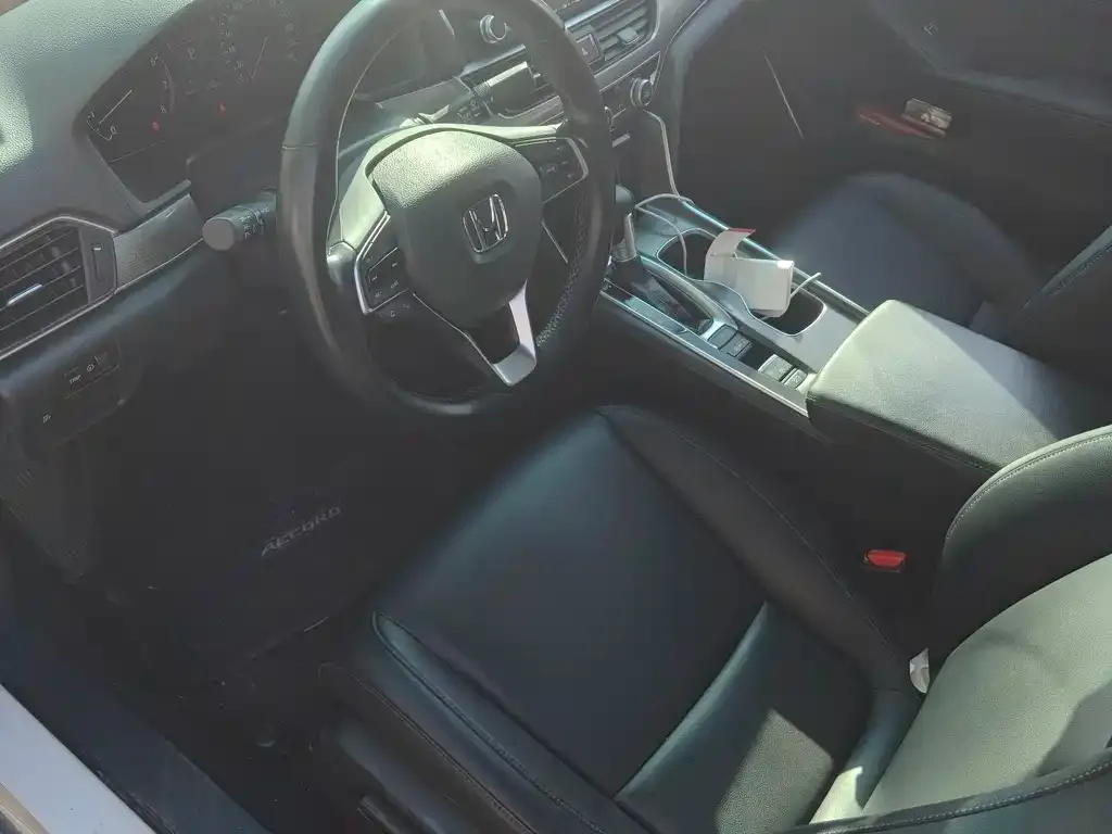 Honda Accord — фото 3