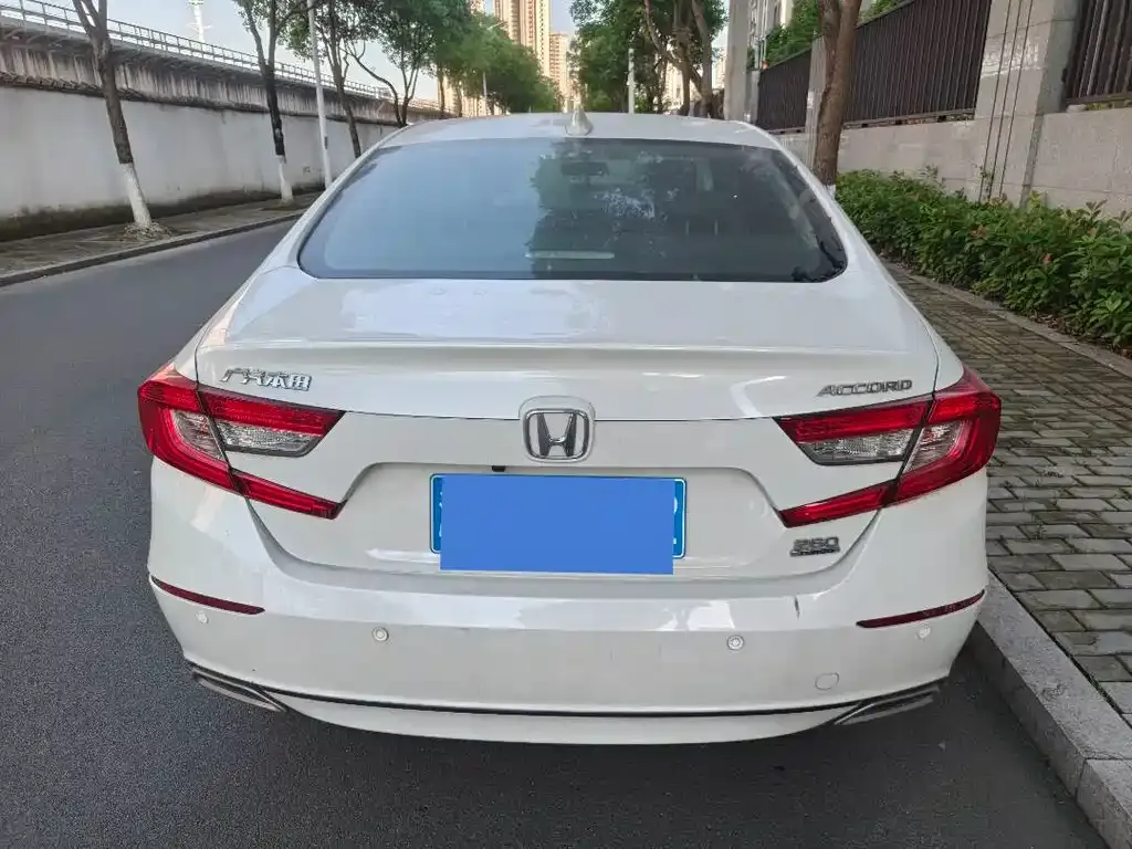 Honda Accord — фото 6