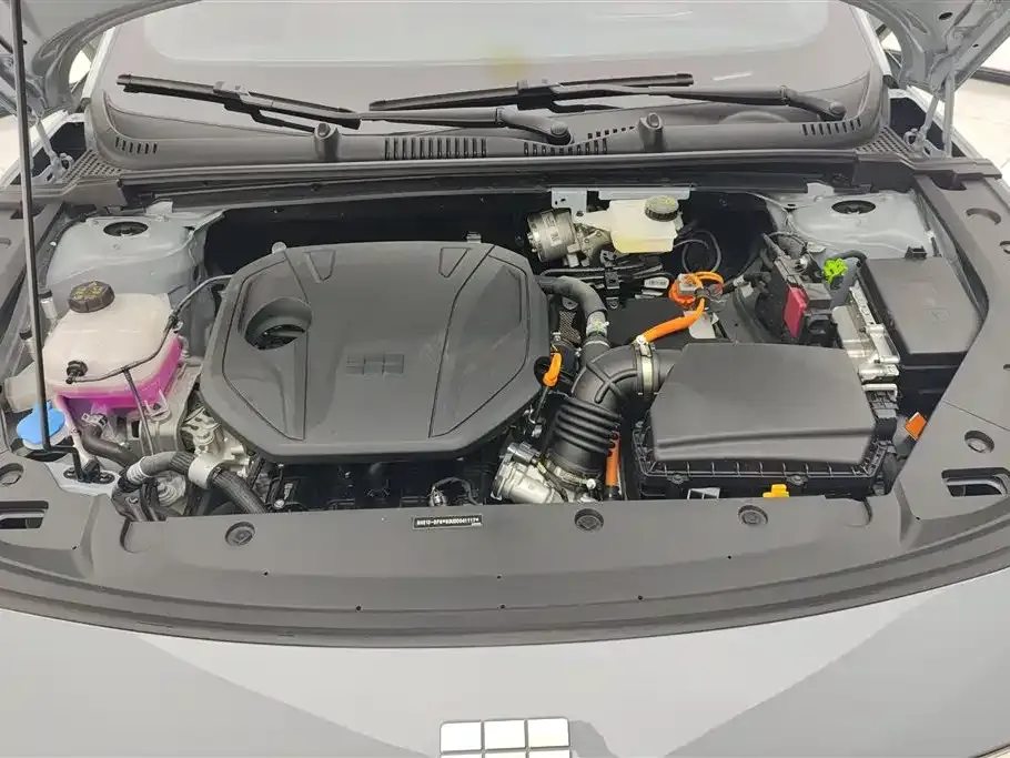 Geely Galaxy L6 — фото 10
