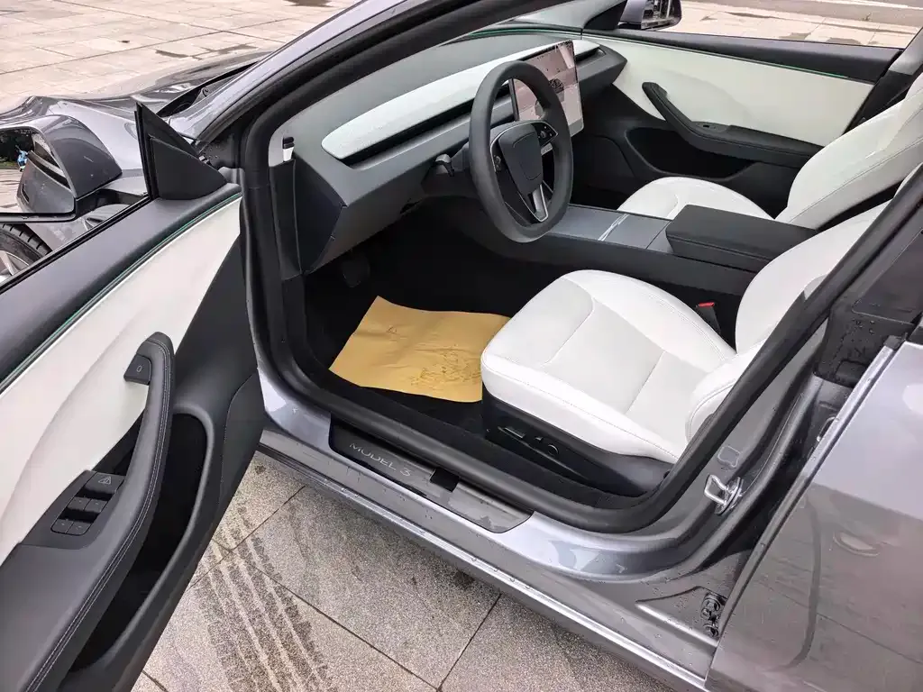 Tesla Model 3 — фото 10