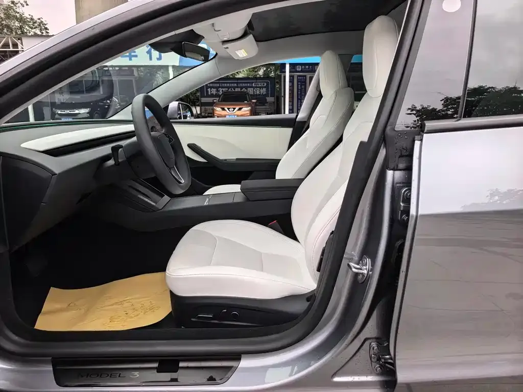 Tesla Model 3 — фото 7