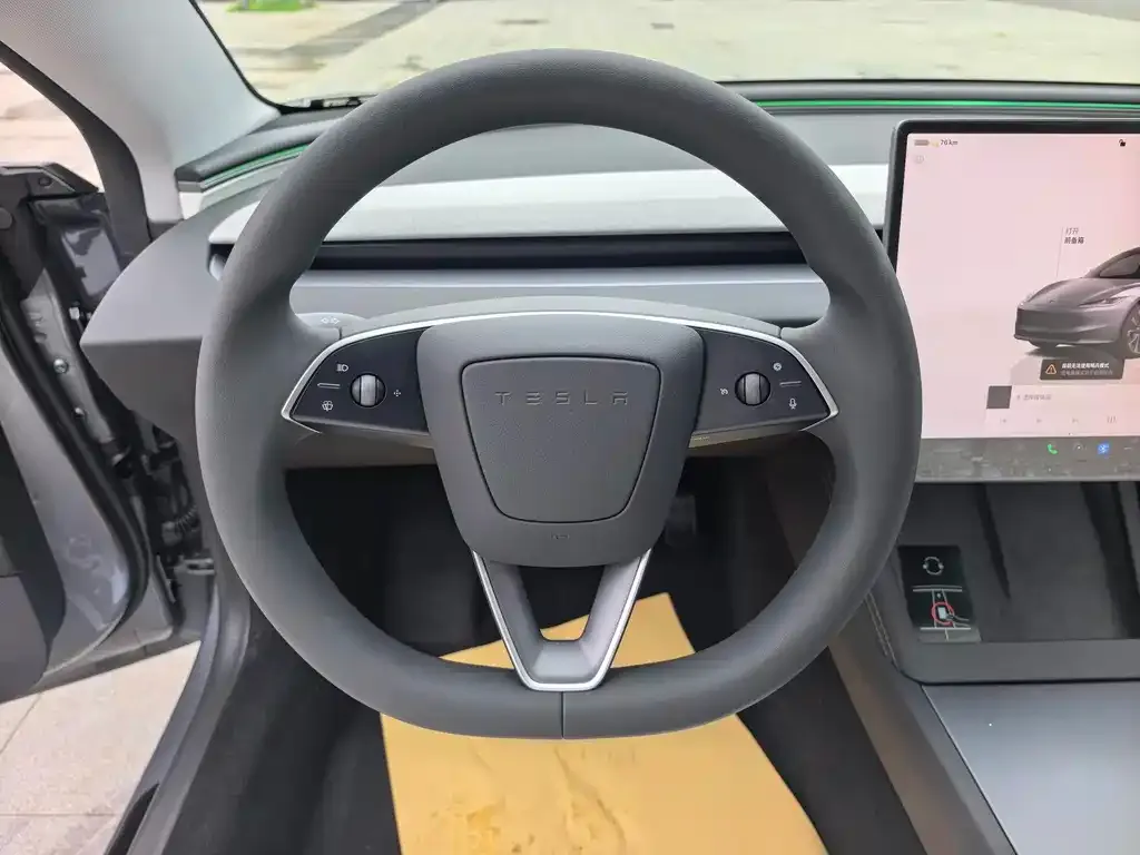 Tesla Model 3 — фото 3