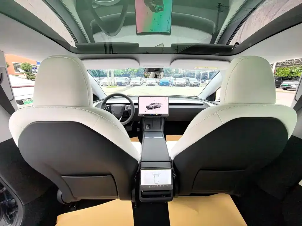 Tesla Model 3 — фото 4