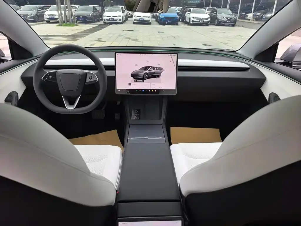 Tesla Model 3 — фото 5