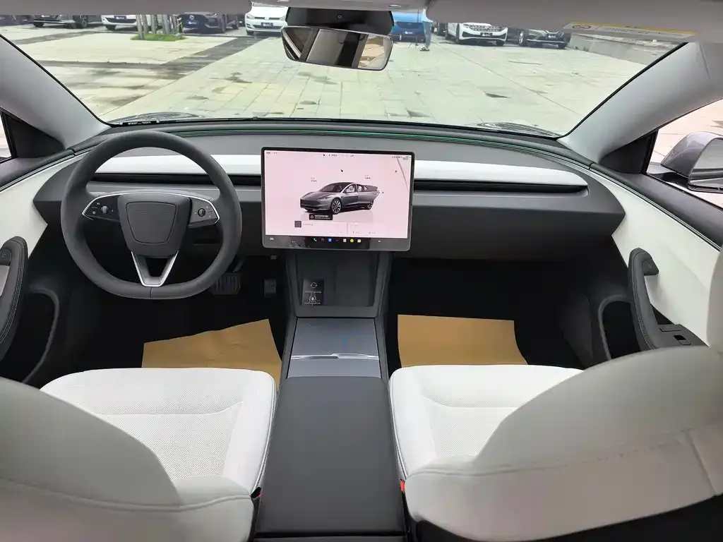 Tesla Model 3 — фото 9