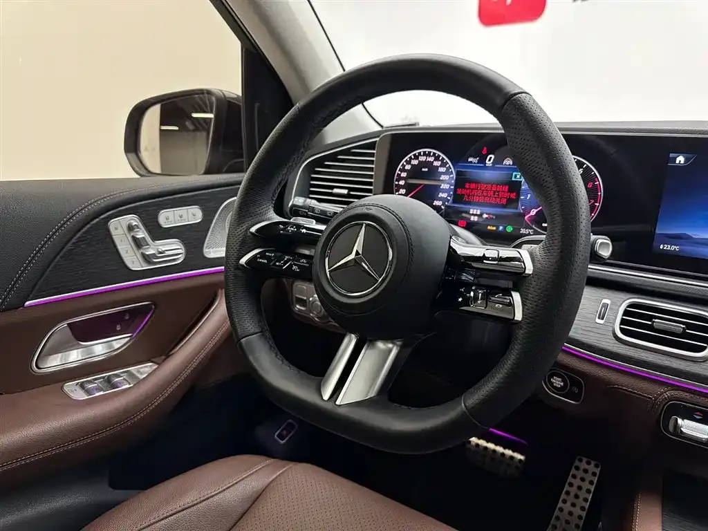 Mercedes-Benz GLS — фото 6