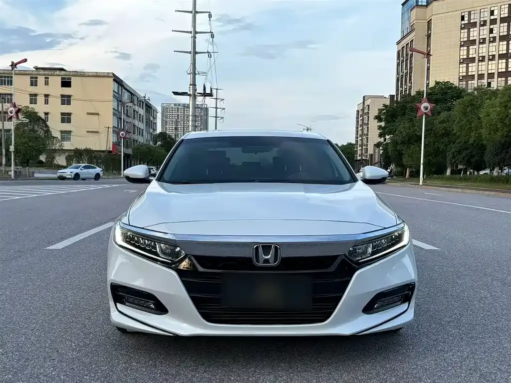 Honda Accord — фото 7