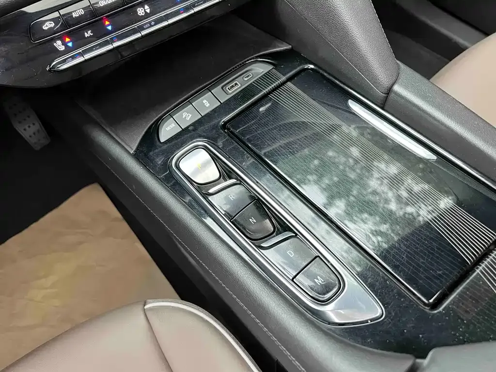Buick Enclave 2022 из CN, фото 3