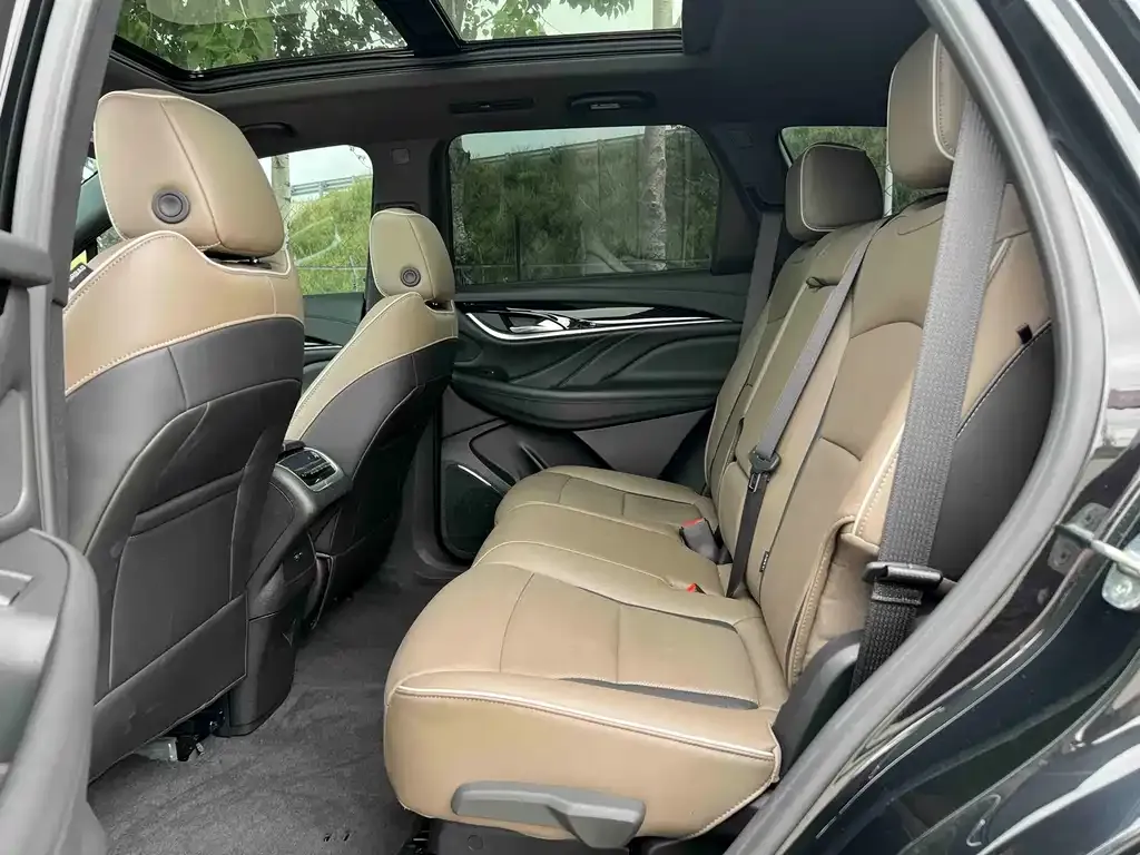 Buick Enclave 2022 из CN, фото 2