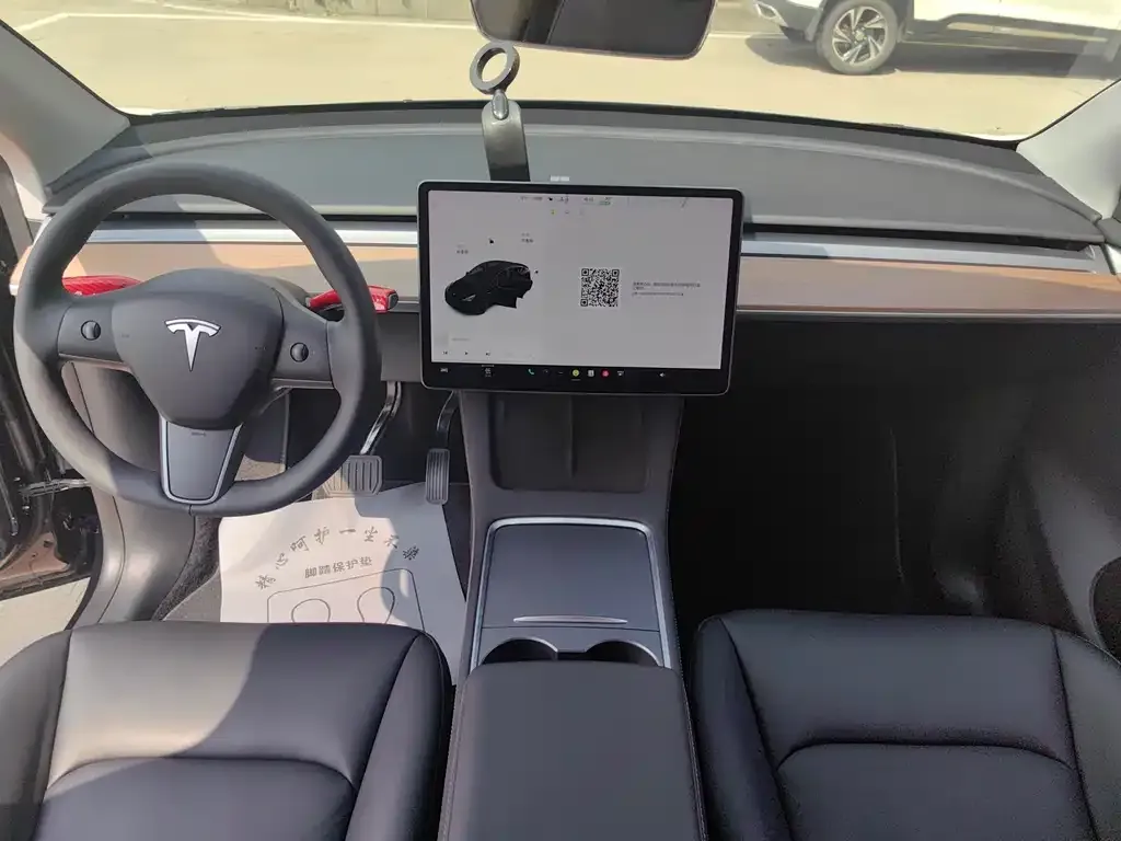 Tesla Model Y — фото 2