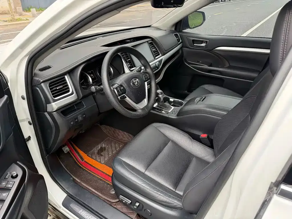Toyota Highlander 2022 из CN, фото 3