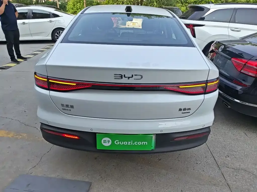 BYD Seal 05 DM-i — фото 10