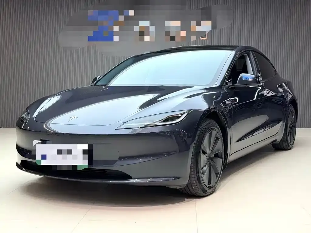 Tesla Model 3 — фото 1